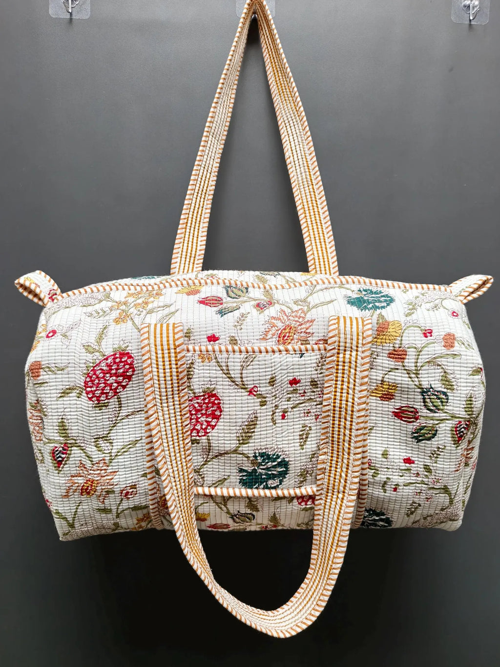 Quiltet Bomuldsduffeltaske med Blomsterprint — Elfenben