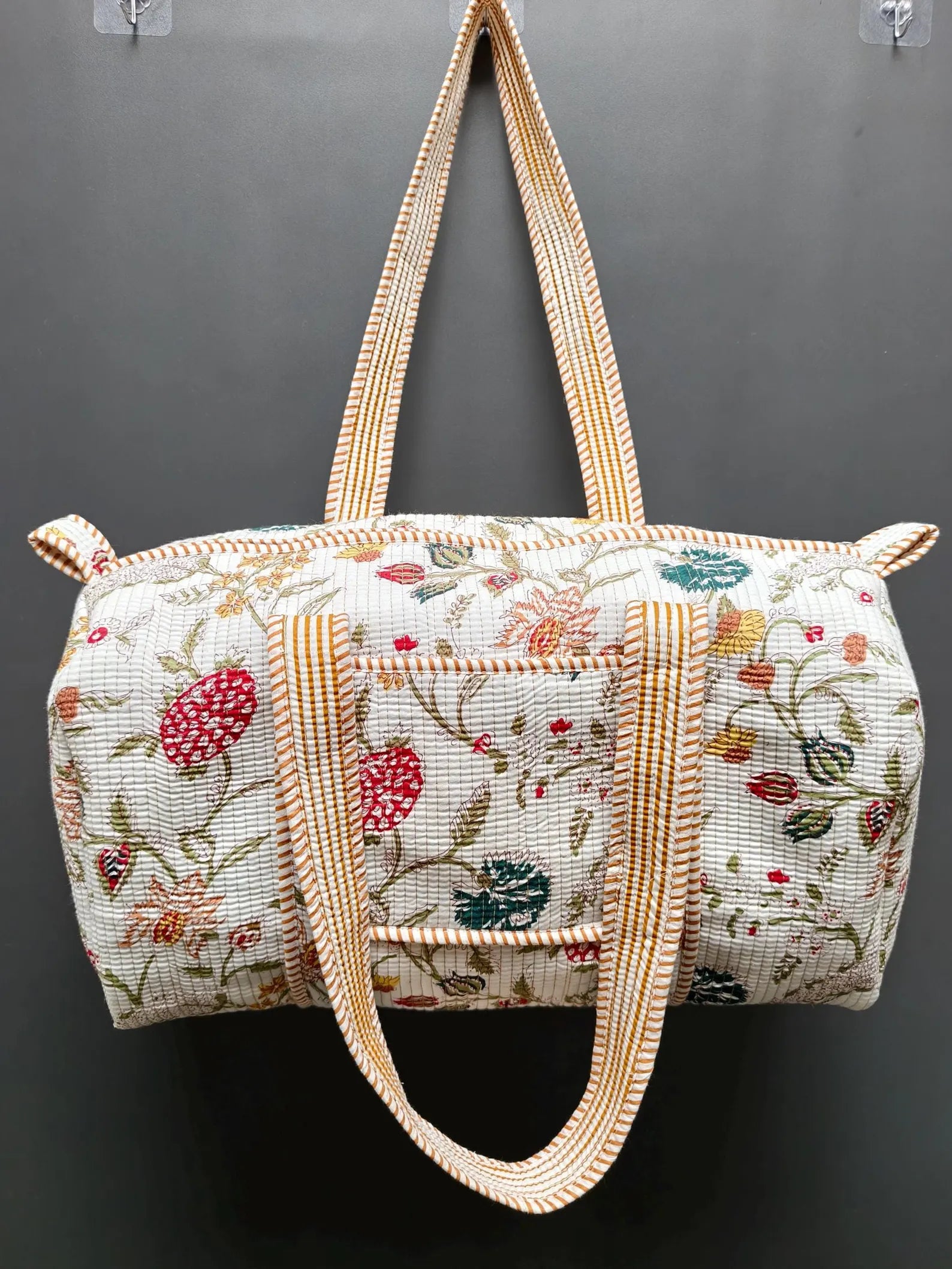 Quiltet Bomuldsduffeltaske med Blomsterprint — Elfenben